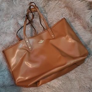 Coach Tote bag with wristlet included